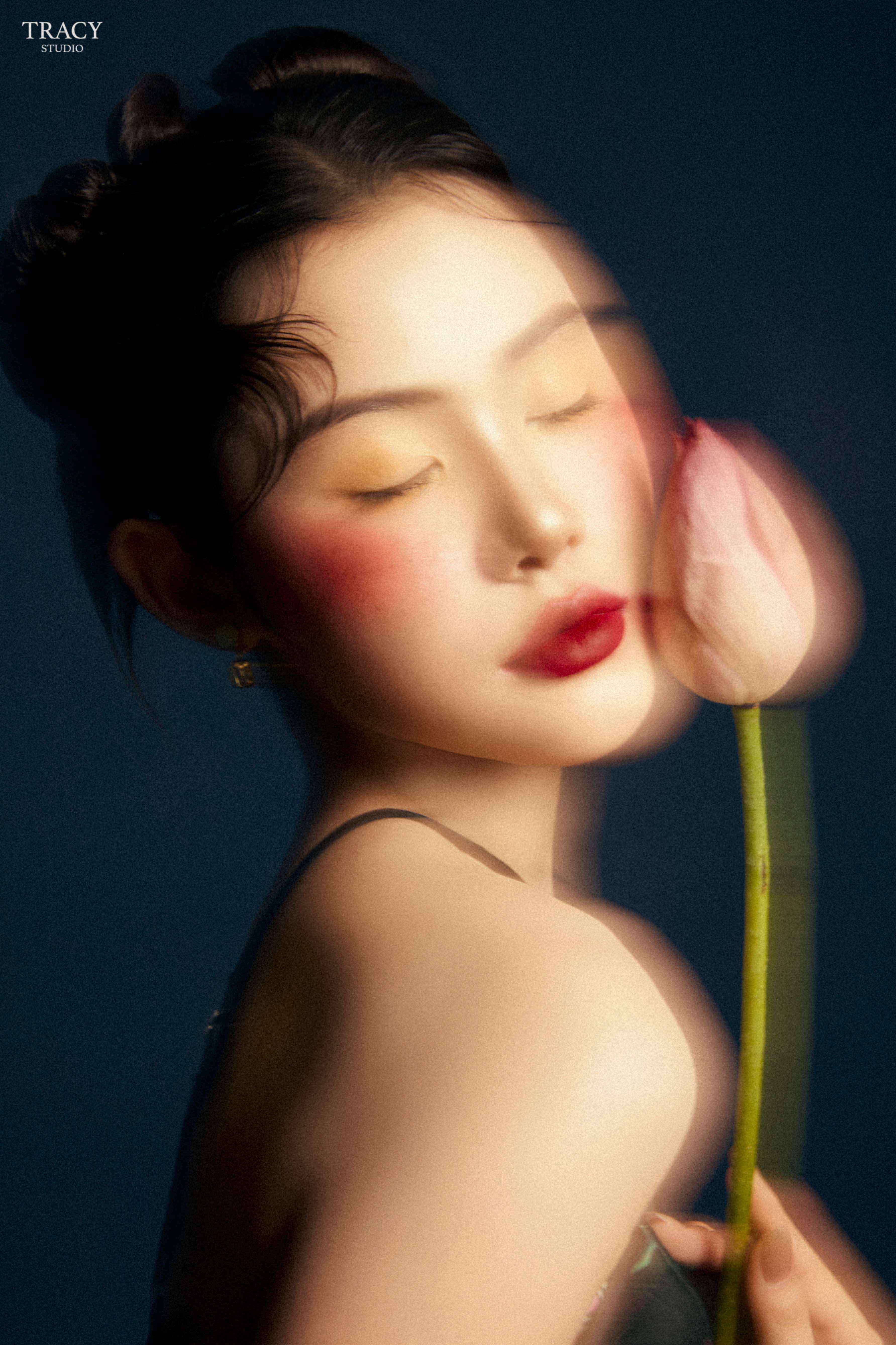 frontend/img/gallery/concept-sen/tracy-studio-chup-sen-phuong-nhi (11).jpg